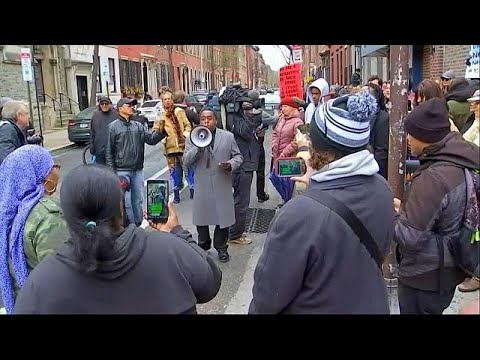 اتهامات بالعنصرية بعد توقيف أشخاص سود في ستاربكس