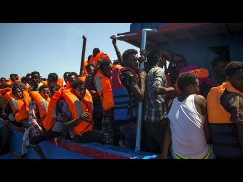 شاهدمقتل العشرات من المهاجرين غرقًا قبالة السواحل التونسية
