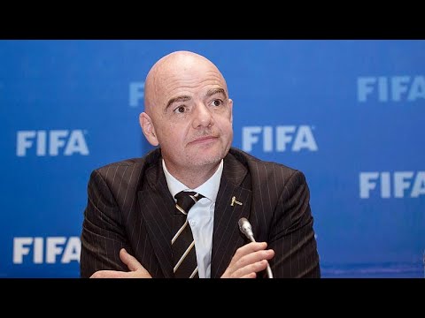 شاهد الفيفا يسعى لإشراك دول أخرى مع قطر في استضافة كأس العالم 2022