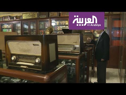 شاهد لبناني يحول منزله إلى متحف لروائع الموسيقى العربية