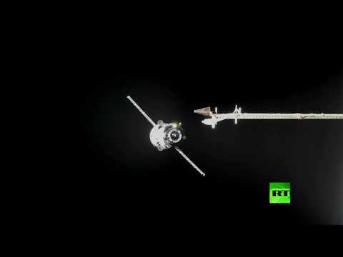 شاهد لحظة التحام مركبة الشحن الروسية بروغريس بالمحطة الفضائية الدولية