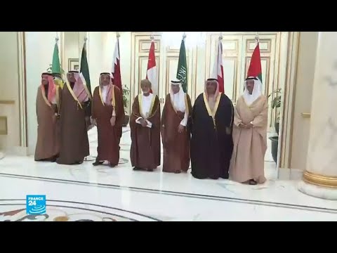 شاهد أمير قطر يتلقى دعوة من السعودية لحضور قمة مجلس التعاون الخليجي