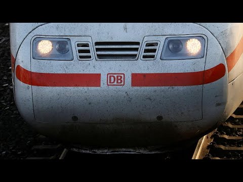 شاهد اتحاد  عمال السكك الحديدية في ألمانيا يبدأ إضرابًا عن العمل
