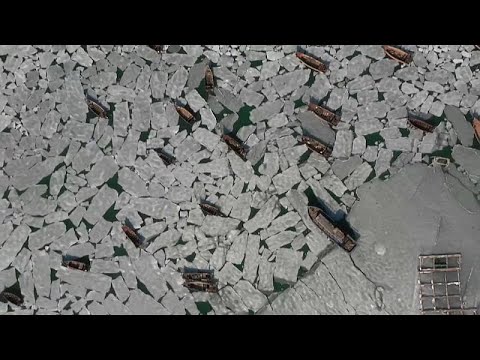 شاهد مياه البحر المتجمدة تُحاصر مئات القوارب في الصين
