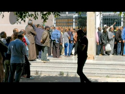 ليبيون يعانون من نقص الغذاء بعد نزوحهم بسبب حرب طرابلس