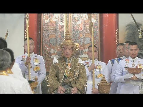 شاهد تتويج رسمي لـ ماها فاجيرالونغكورن ملكًا على تايلاند
