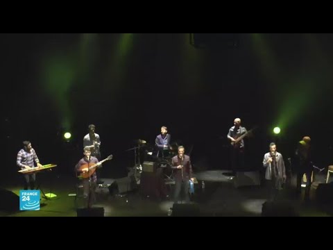 شاهد أمزيك فرقة موسيقية تثير الإعجاب في الجزائر