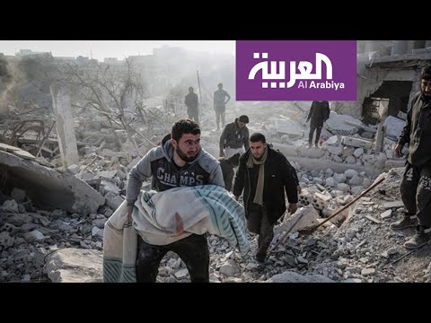 شاهد سورية في أحضانها طفليها تثير تعاطف العالم بفيديو صادم