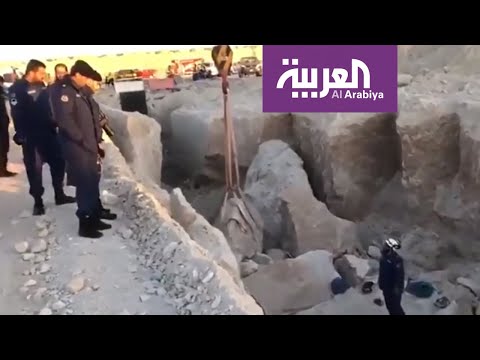 شاهد وفاة 3 وإصابة آخرين إثر انهيار رملي في الكويت