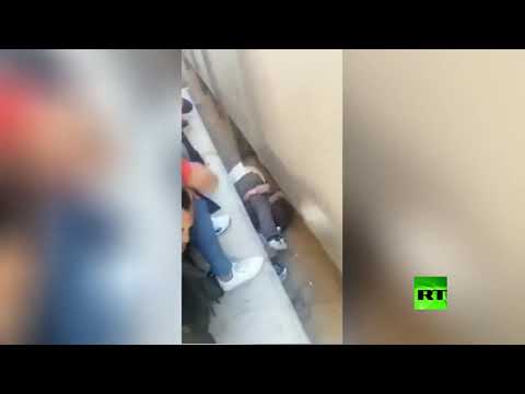شاهد مواطن مصري ينقذ ابنته بأعجوبة من أسفل القطار