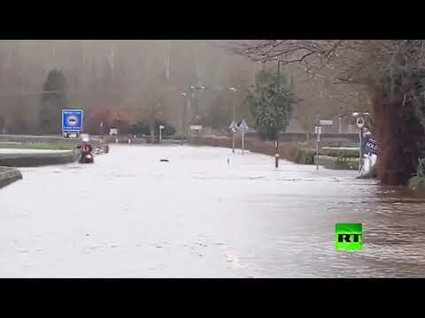 شاهد الفيضانات تجتاح مناطق مختلفة من بريطانيا بسبب العاصفة دينيس