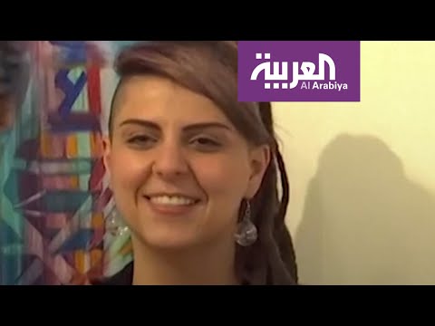 شاهد مدربة رقص أردنية تبدع في تعليم النساء رقصة الدراويش