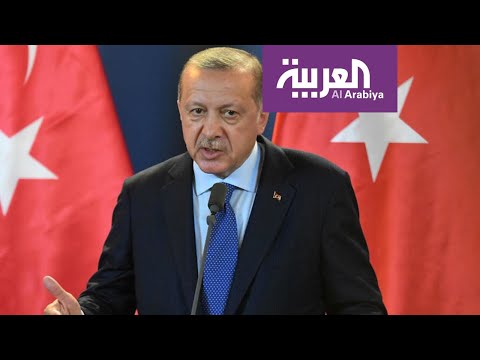شاهد غضب تركي من ضحك أردوغان خلال إعلانه قتلى تركيا في إدلب