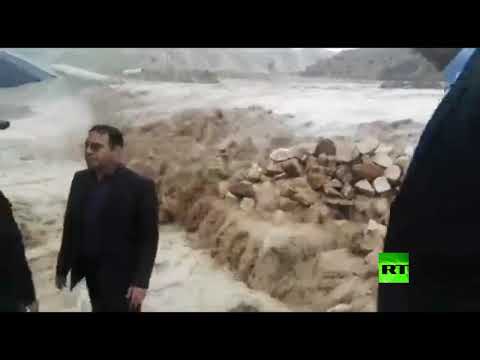 شاهد محافظ كوهدشت غرب إيران يتفقد مناطق الفيضانات