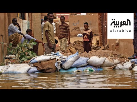 شاهد السودانيون يفتحون أبواب منازلهم لاستقبال منكوبي الفيضان