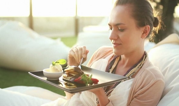  العرب اليوم - أكل الحلويات في المنام  له معاني مختلفة تزيد من حلاوة الأيام المقبلة